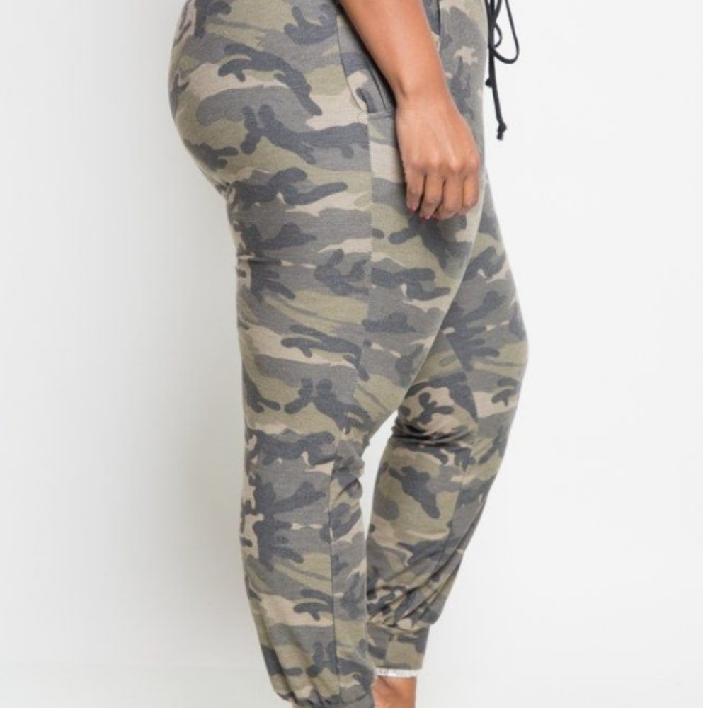 Pants/Joggers - Picture 2 of 6